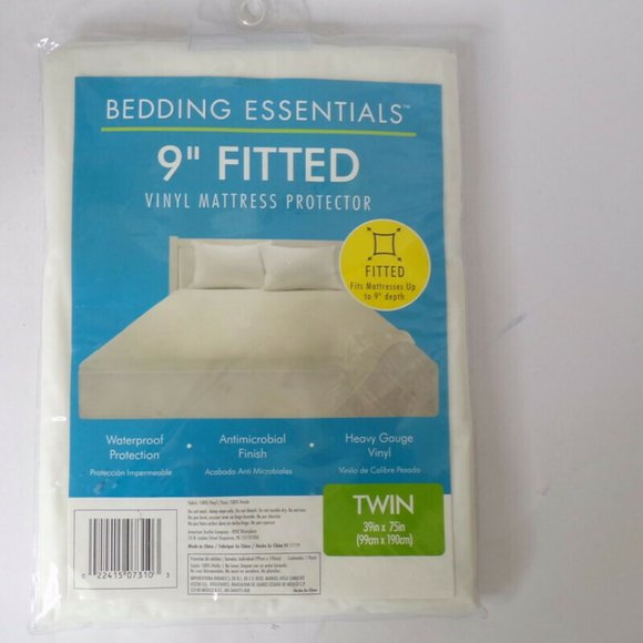 Bedding Essentials Vinyl Mattress Protector Fits Mattresses Up To 9" Depth 0806 - Picture 1 of 3